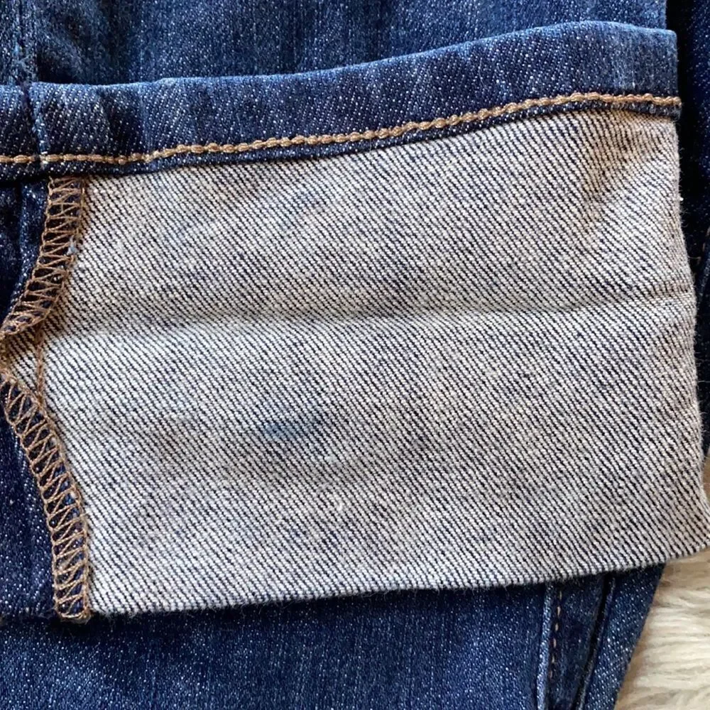 Joe’s Jeans 26 Regina Pant. Distressed denim.